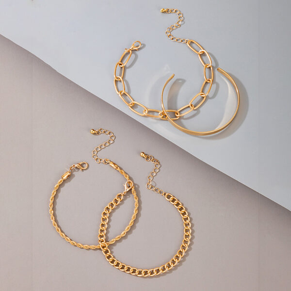 Exaggerated And Minimalist Gold Thick Chain Bracelet Set Of Four Pieces - Image 5