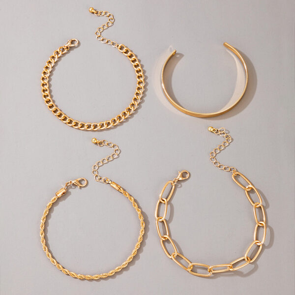 Exaggerated And Minimalist Gold Thick Chain Bracelet Set Of Four Pieces - Image 4