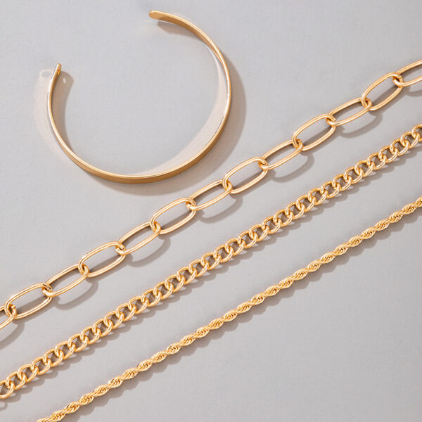 Exaggerated And Minimalist Gold Thick Chain Bracelet Set Of Four Pieces - Image 2